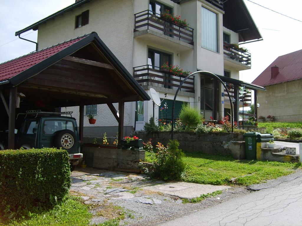 Guest House Raukar Crni Lug Exterior photo